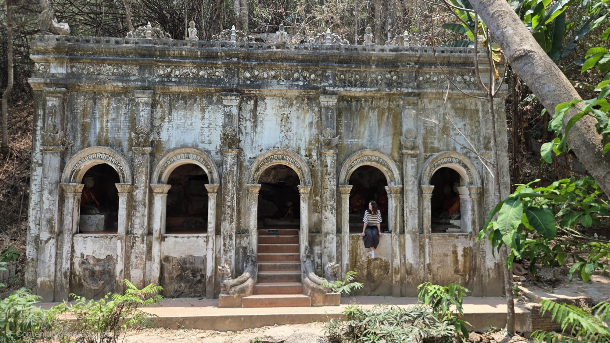 Mónica en Wat Pha Lat, Chiang Mai