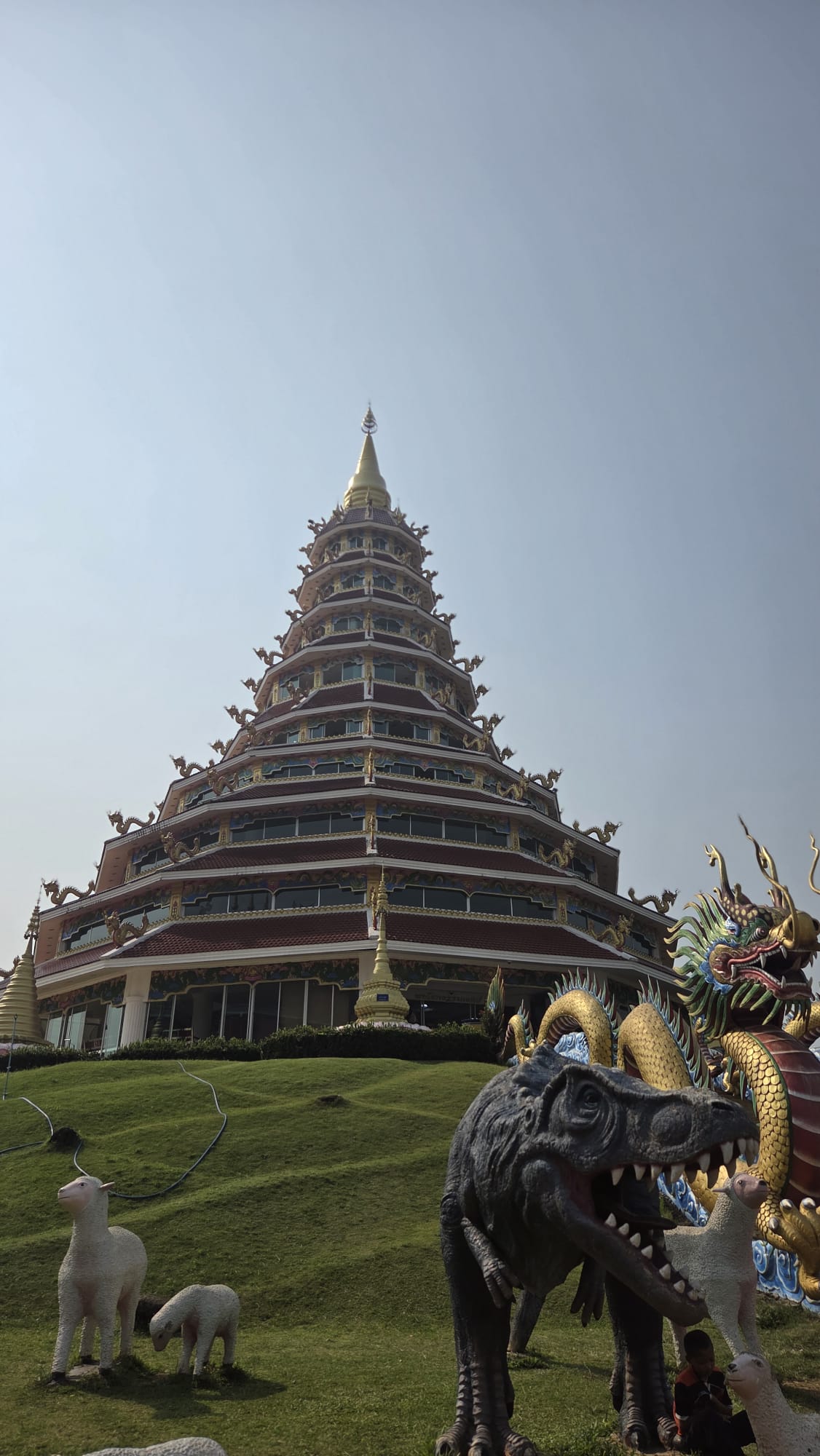 Pagoda del templo rojo de Chiang Rai