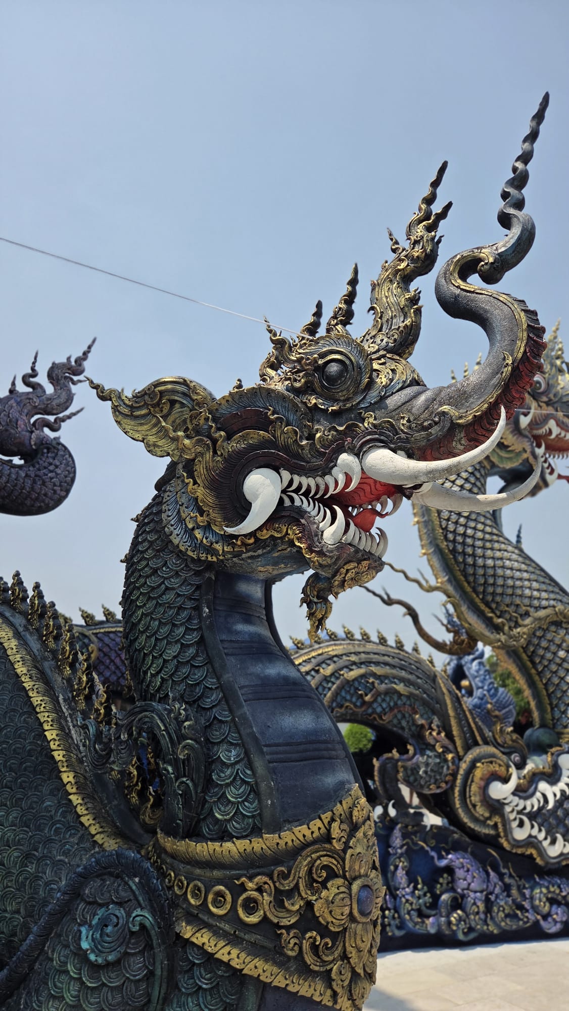 Imagen de Naga en el templo azul de Chiang Rai